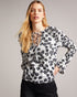 TAURIUS-Tops-Dress up the everyday with TAURIUS. This long-sleeved top is a real all-rounder: it's perfect for work, the pub and any party that requires A Nice Top, thanks to its pretty floral fabric and flirty keyhole detail. Pair with plain trousers and pumps for an easy-to-style look. Ted Baker womenswear collection Long-sleeved top Ruched detailing Floral print Tie-up keyhole detail Our model is 5'9"/ 1.75m and wears a size 8- Ted Baker Romania